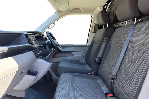 PN23VHE Volkswagen Transporter 2.0 TDI 150 Highline Van Thumbnail #17