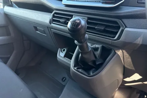 MJ74FHE Volkswagen Crafter 2.0 TDI 140PS Commerce Plus High Roof Van Thumbnail #20