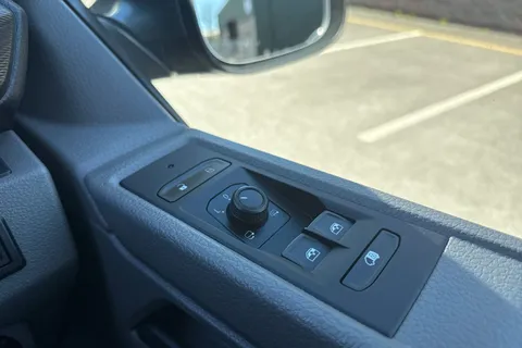 PN23VHE Volkswagen Transporter 2.0 TDI 150 Highline Van Thumbnail #22