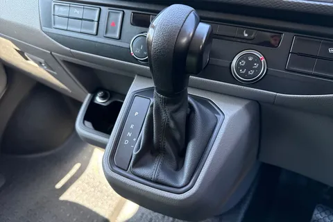 PF23NXC Volkswagen Transporter 2.0 TDI 150 Highline Kombi Van DSG Thumbnail #24