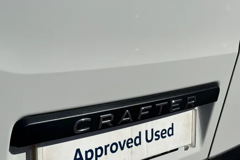 MJ74FHE Volkswagen Crafter 2.0 TDI 140PS Commerce Plus High Roof Van Thumbnail #28