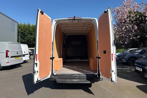 MJ74FHE Volkswagen Crafter 2.0 TDI 140PS Commerce Plus High Roof Van Thumbnail #32