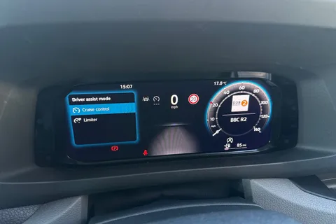 MJ74FHE Volkswagen Crafter 2.0 TDI 140PS Commerce Plus High Roof Van Thumbnail #34