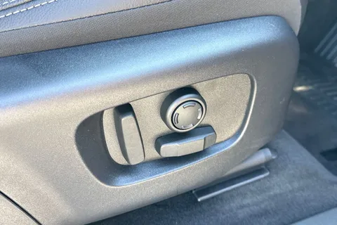  Land Rover Range Rover Evoque 2.0 D200 MHEV Hoxton Edition Auto 4WD Euro 6 (s/s) 5dr Thumbnail #31