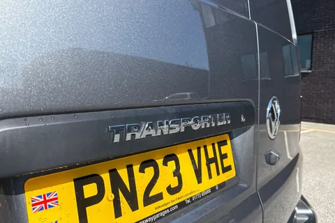 PN23VHE Volkswagen Transporter 2.0 TDI 150 Highline Van Thumbnail #31