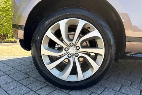  Land Rover Range Rover Evoque 2.0 D200 MHEV Hoxton Edition Auto 4WD Euro 6 (s/s) 5dr Thumbnail #34