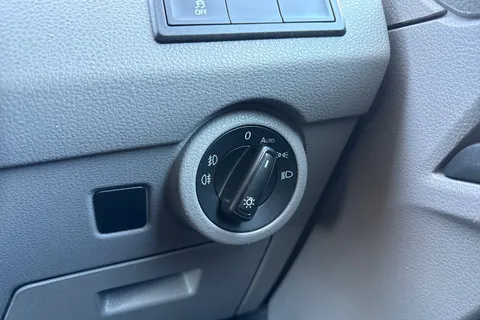 PF23NXC Volkswagen Transporter 2.0 TDI 150 Highline Kombi Van DSG Thumbnail #36