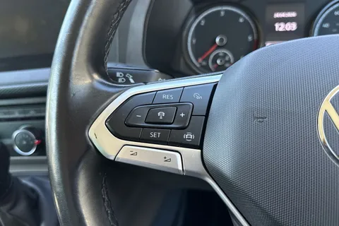 PF23NXC Volkswagen Transporter 2.0 TDI 150 Highline Kombi Van DSG Thumbnail #37