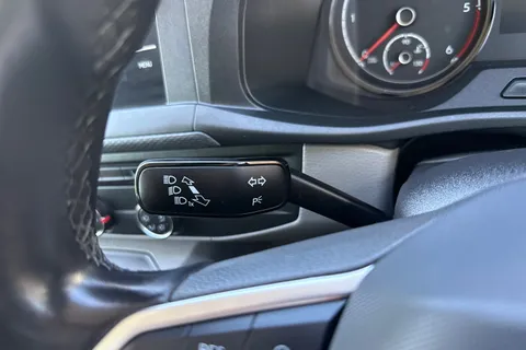 PF23NXC Volkswagen Transporter 2.0 TDI 150 Highline Kombi Van DSG Thumbnail #39