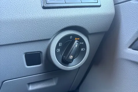 PN23VHE Volkswagen Transporter 2.0 TDI 150 Highline Van Thumbnail #39