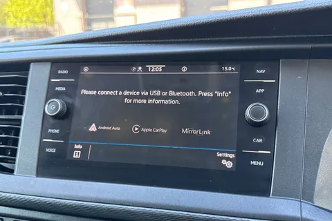 PF23NXC Volkswagen Transporter 2.0 TDI 150 Highline Kombi Van DSG Thumbnail #44