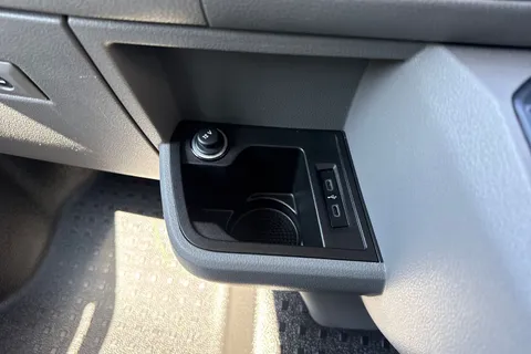 PF23NXC Volkswagen Transporter 2.0 TDI 150 Highline Kombi Van DSG Thumbnail #47