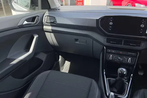 FL71KZS Volkswagen T-Cross 1.0 TSI 110 Black Edition 5dr ⭐Winter Pack⭐ Thumbnail #16