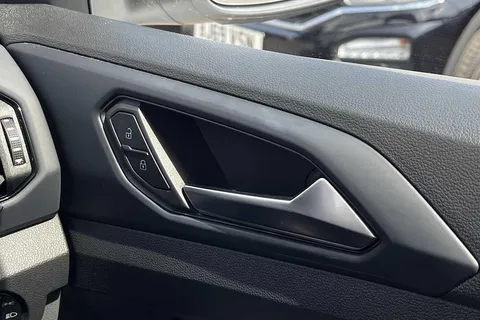 FL71KZS Volkswagen T-Cross 1.0 TSI 110 Black Edition 5dr ⭐Winter Pack⭐ Thumbnail #19