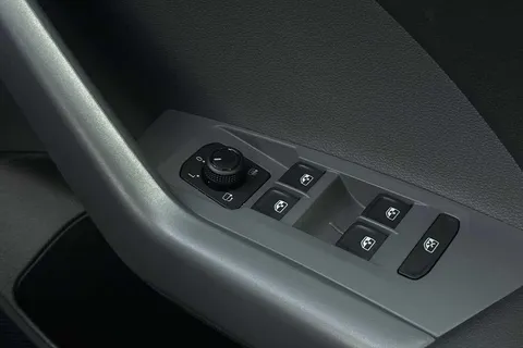 FL71KZS Volkswagen T-Cross 1.0 TSI 110 Black Edition 5dr ⭐Winter Pack⭐ Thumbnail #41