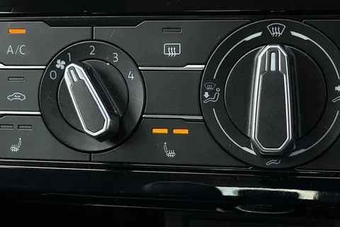 FL71KZS Volkswagen T-Cross 1.0 TSI 110 Black Edition 5dr ⭐Winter Pack⭐ Thumbnail #43