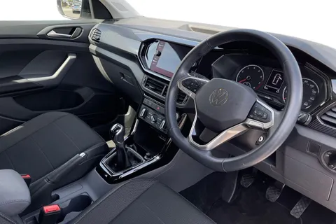 FL71KZS Volkswagen T-Cross 1.0 TSI 110 Black Edition 5dr ⭐Winter Pack⭐ Thumbnail #55