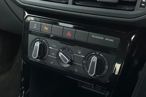 FL71KZS Volkswagen T-Cross 1.0 TSI 110 Black Edition 5dr ⭐Winter Pack⭐ Thumbnail #66