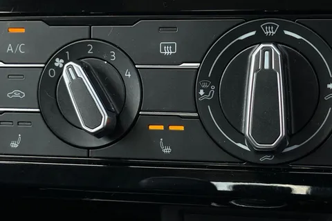 FL71KZS Volkswagen T-Cross 1.0 TSI 110 Black Edition 5dr ⭐Winter Pack⭐ Thumbnail #89