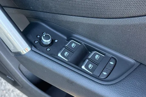 PX23OGO Audi Q2 35 TFSI Sport 5dr Thumbnail #37