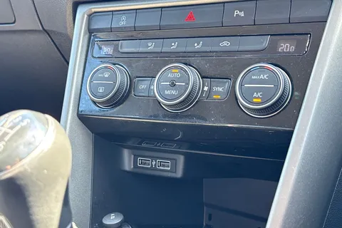 DA20CXF Volkswagen T-Roc 1.0 TSI SE 5dr Rear-view camera Thumbnail #35