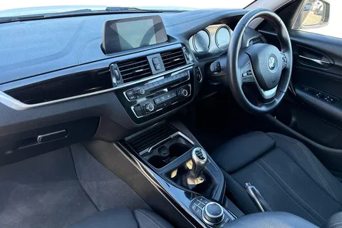 HG18EFW BMW 1 Series 1.5 118i Sport Euro 6 (s/s) 5dr Thumbnail #16