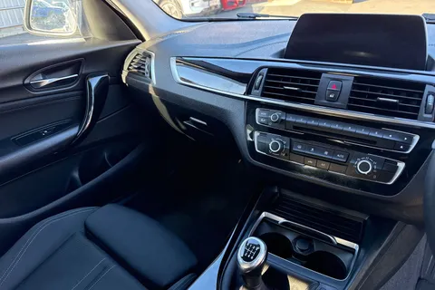 HG18EFW BMW 1 Series 1.5 118i Sport Euro 6 (s/s) 5dr Thumbnail #21