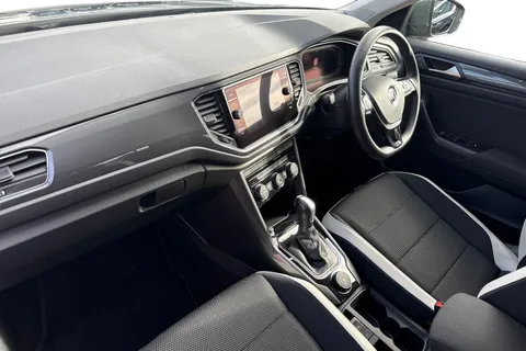 GY71LYK Volkswagen T-Roc 2.0 TSI SEL DSG 4Motion Euro 6 (s/s) 5dr Thumbnail #10