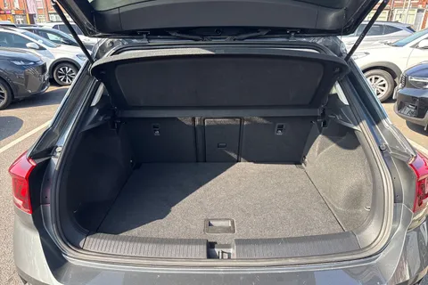 GY71LYK Volkswagen T-Roc 2.0 TSI SEL DSG 4Motion Euro 6 (s/s) 5dr Thumbnail #11