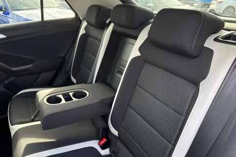 GY71LYK Volkswagen T-Roc 2.0 TSI SEL DSG 4Motion Euro 6 (s/s) 5dr Thumbnail #15