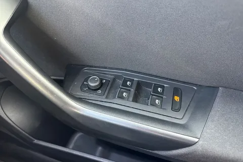 GY71LYK Volkswagen T-Roc 2.0 TSI SEL DSG 4Motion Euro 6 (s/s) 5dr Thumbnail #19