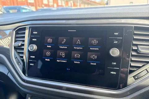 GY71LYK Volkswagen T-Roc 2.0 TSI SEL DSG 4Motion Euro 6 (s/s) 5dr Thumbnail #34