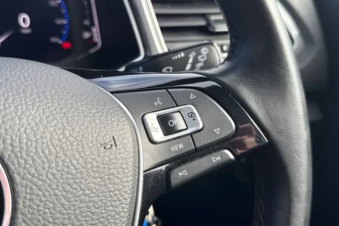 GY71LYK Volkswagen T-Roc 2.0 TSI SEL DSG 4Motion Euro 6 (s/s) 5dr Thumbnail #37