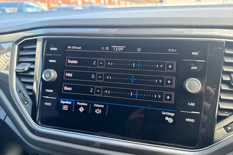 GY71LYK Volkswagen T-Roc 2.0 TSI SEL DSG 4Motion Euro 6 (s/s) 5dr Thumbnail #43