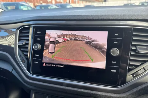 GY71LYK Volkswagen T-Roc 2.0 TSI SEL DSG 4Motion Euro 6 (s/s) 5dr Thumbnail #46