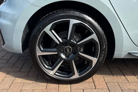 BG23ECX Audi A1 Black Edition 25 TFSI  95 PS 5-speed Thumbnail #11