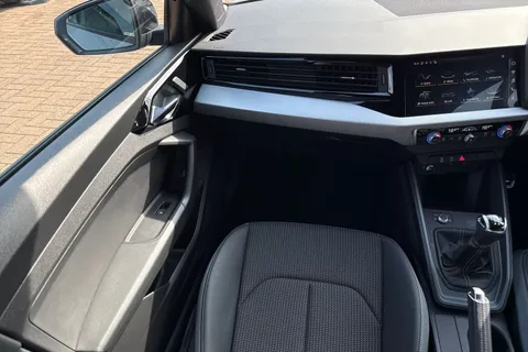 BG23ECX Audi A1 Black Edition 25 TFSI  95 PS 5-speed Thumbnail #21