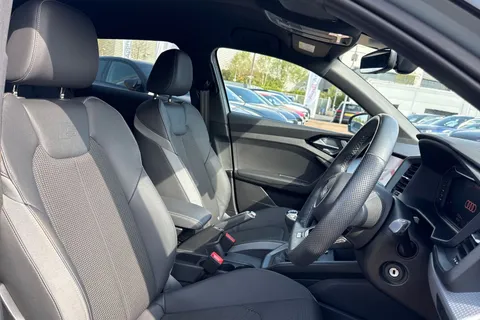 BG23ECX Audi A1 Black Edition 25 TFSI  95 PS 5-speed Thumbnail #46