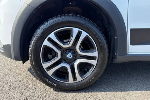 NU70AZL Dacia Sandero Stepway 0.9 TCe SE Twenty Euro 6 (s/s) 5dr Thumbnail #13