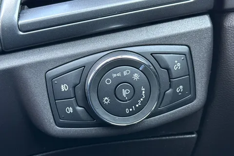 WD17NFR Ford Mondeo 1.5T EcoBoost Titanium Euro 6 (s/s) 5dr Thumbnail #37