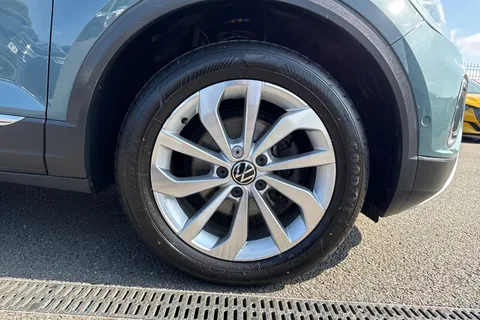 10 of 67 for Volkswagen T-Roc 1.0 TSI Style Euro 6 (s/s) 5dr