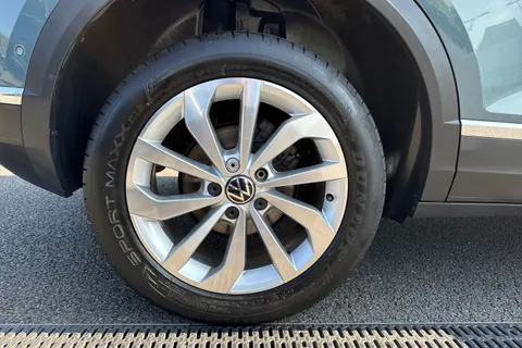 11 of 67 for Volkswagen T-Roc 1.0 TSI Style Euro 6 (s/s) 5dr