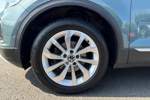 12 of 67 for Volkswagen T-Roc 1.0 TSI Style Euro 6 (s/s) 5dr