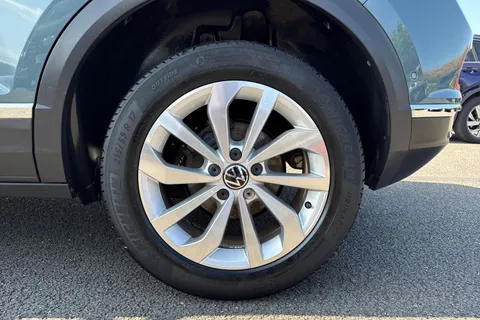13 of 67 for Volkswagen T-Roc 1.0 TSI Style Euro 6 (s/s) 5dr