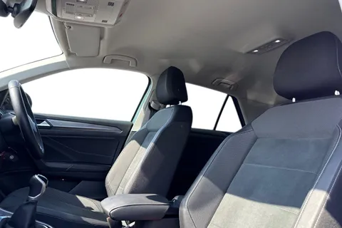 16 of 67 for Volkswagen T-Roc 1.0 TSI Style Euro 6 (s/s) 5dr