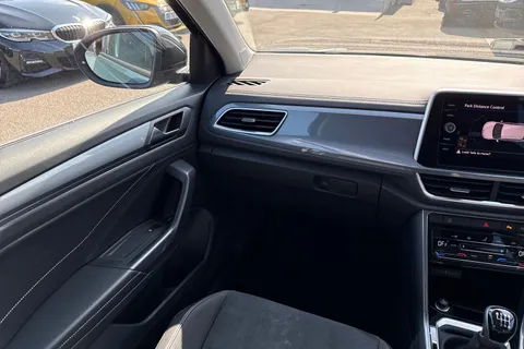 20 of 67 for Volkswagen T-Roc 1.0 TSI Style Euro 6 (s/s) 5dr