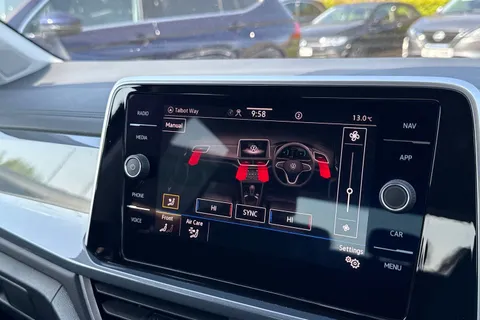 22 of 67 for Volkswagen T-Roc 1.0 TSI Style Euro 6 (s/s) 5dr