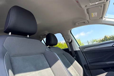 24 of 67 for Volkswagen T-Roc 1.0 TSI Style Euro 6 (s/s) 5dr