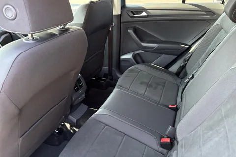 31 of 67 for Volkswagen T-Roc 1.0 TSI Style Euro 6 (s/s) 5dr