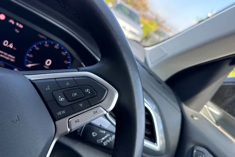 38 of 67 for Volkswagen T-Roc 1.0 TSI Style Euro 6 (s/s) 5dr